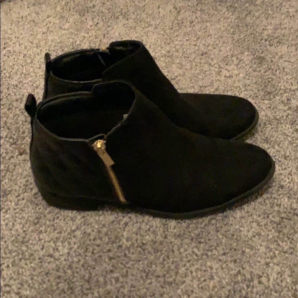 Black Nine West ankle boot